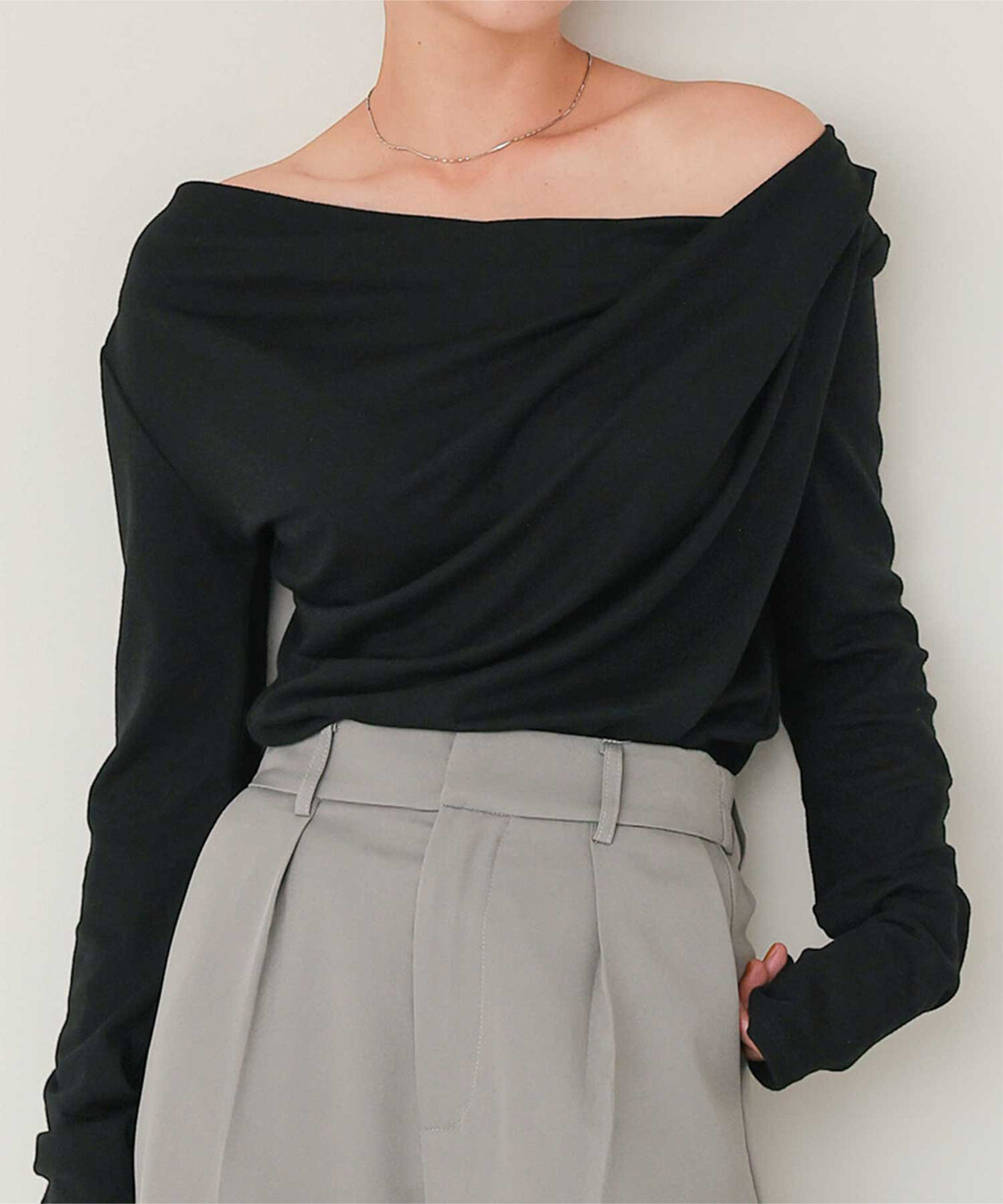 titivate「オフショルダーロングスリーブTシャツ」|Tシャツ・カットソー|