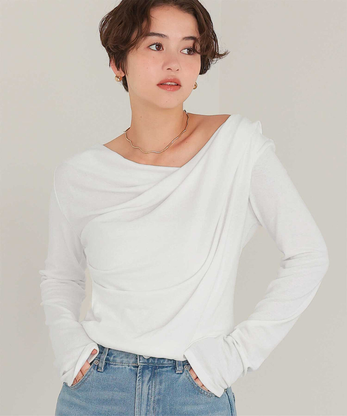 titivate「オフショルダーロングスリーブTシャツ」|Tシャツ・カットソー|オフホワイト