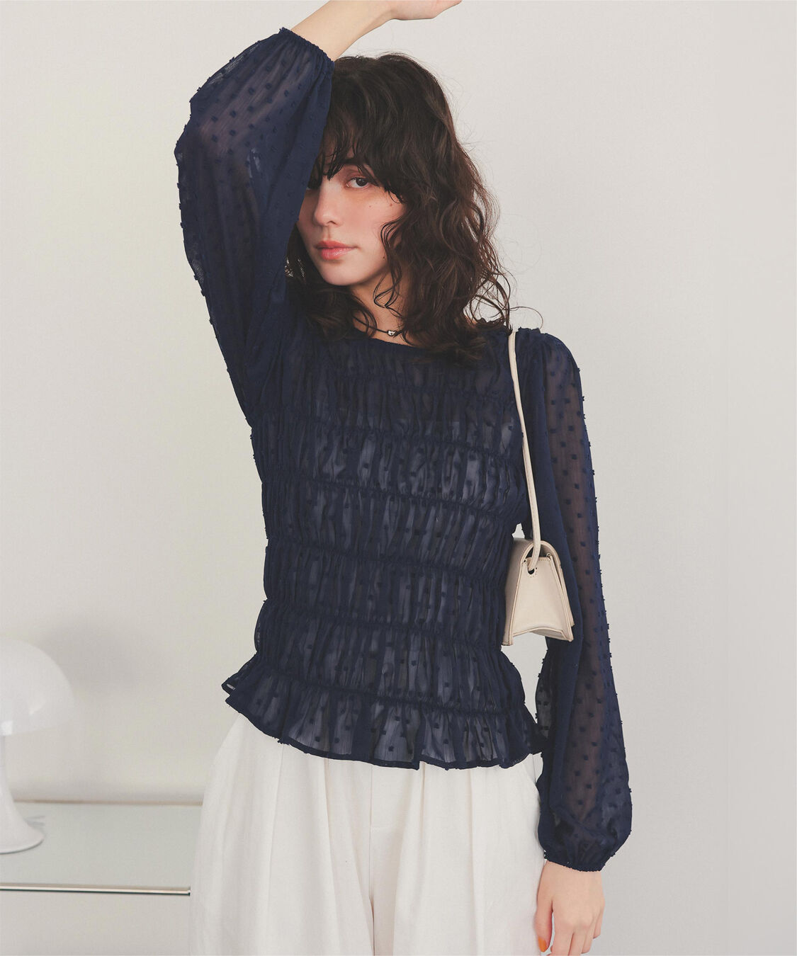 titivate「シアー楊柳ぽこぽこシャーリングトップス」|シャツ・ブラウス|ネイビー