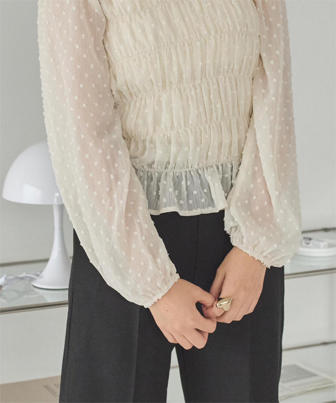 titivate「シアー楊柳ぽこぽこシャーリングトップス」|シャツ・ブラウス|
