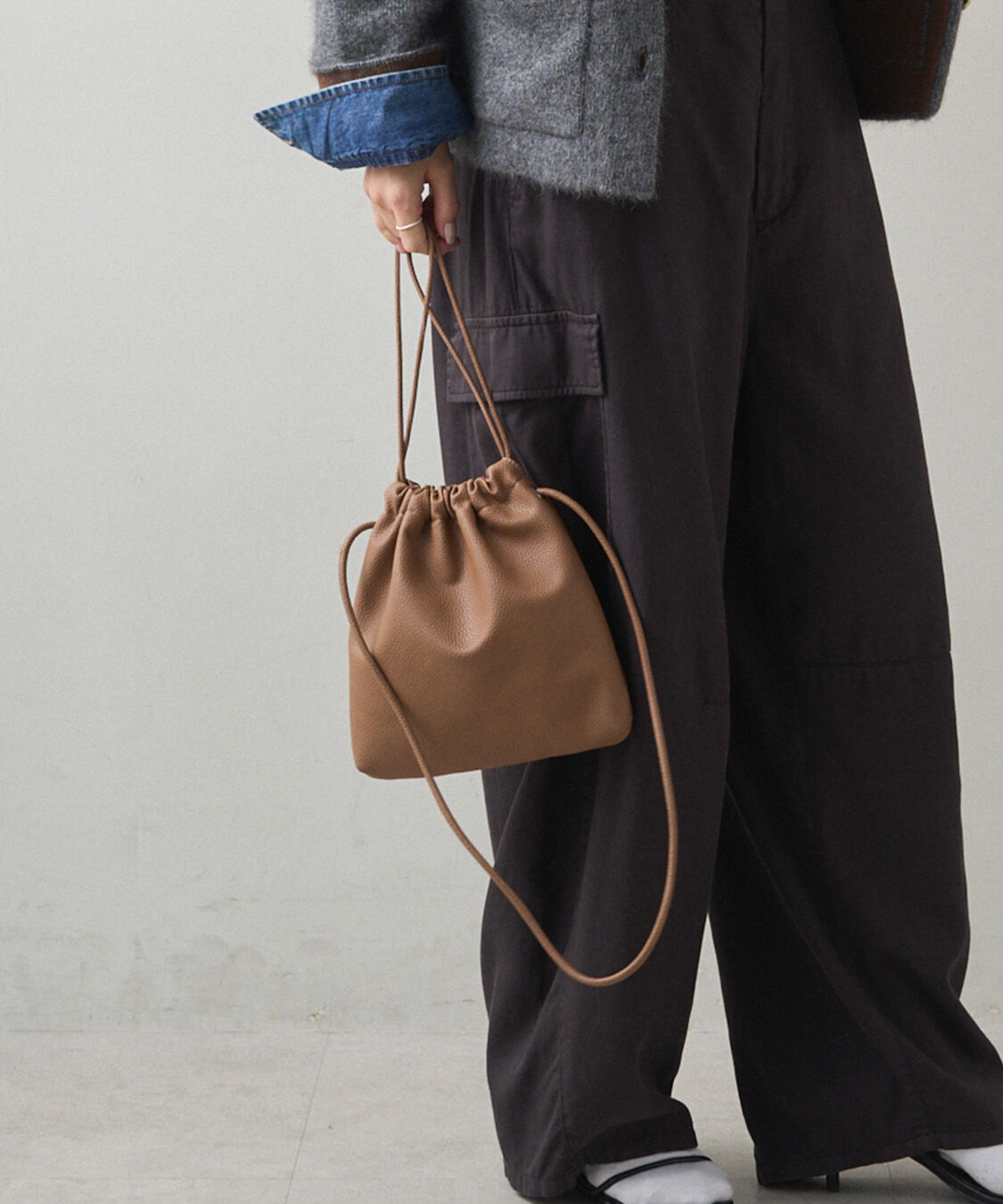  「【リバイバル/新色登場】フェイクレザー巾着バッグ」|ショルダー・メッセンジャー|