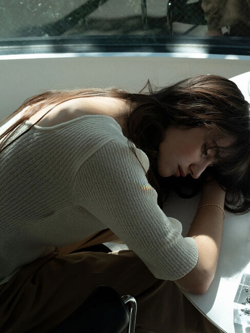 Te chichi「バックオープンブークレプルオーバー《2025summer catalog item》」|ニット・セーター|オフホワイト