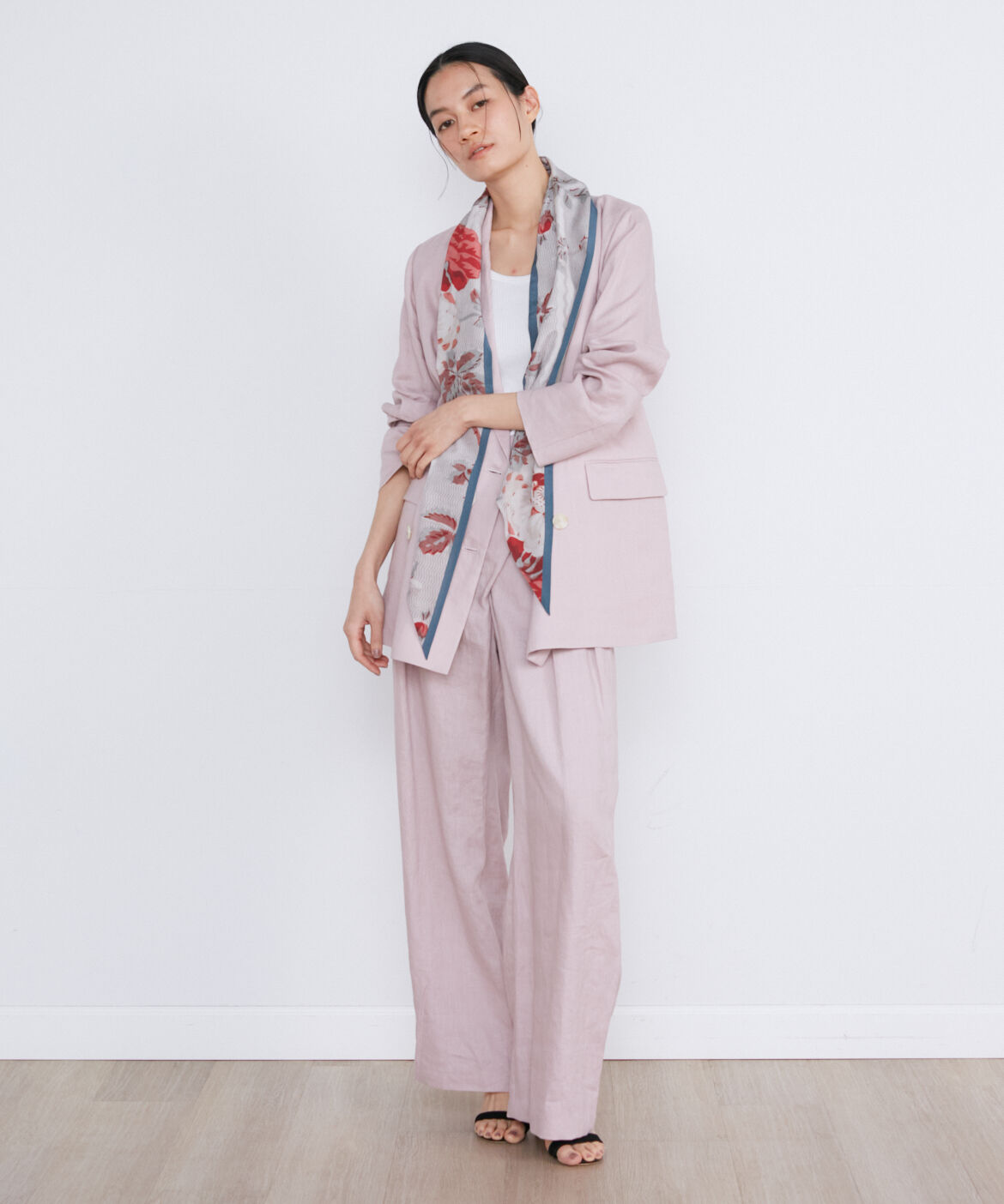 INED「《SUPERIOR CLOSET》Slim Grey Bloom Scarf《Tapis Noir》」|ストール|