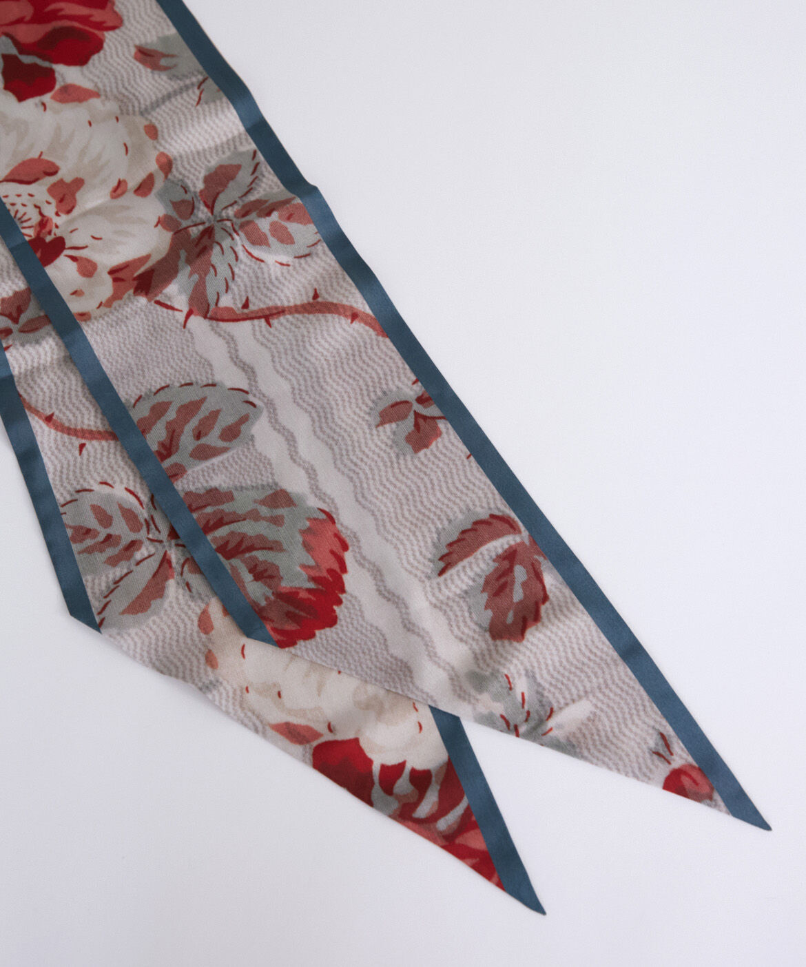 INED「《SUPERIOR CLOSET》Slim Grey Bloom Scarf《Tapis Noir》」|ストール|