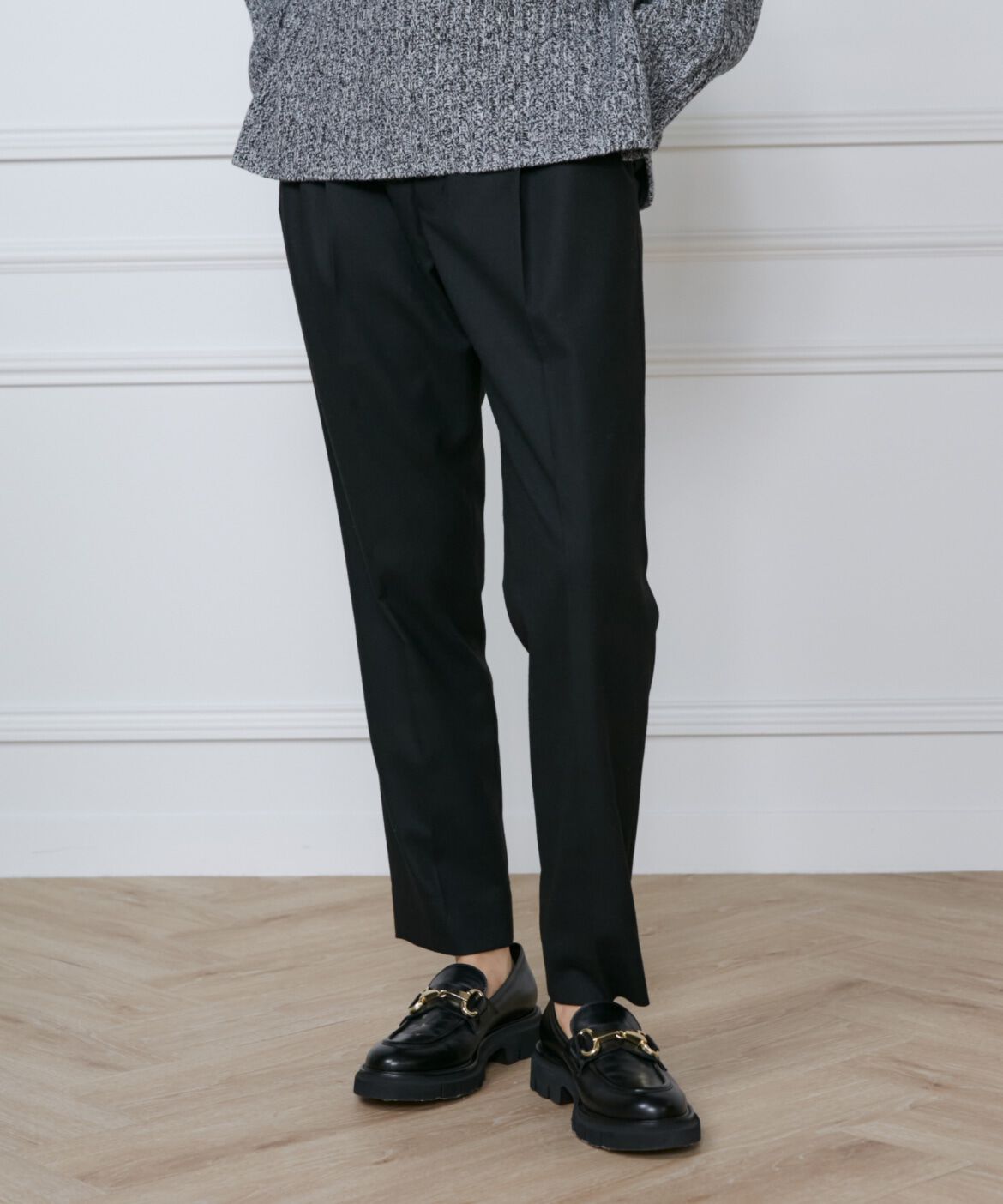 INED「ワンタックテーパードパンツ」|その他|ブラック