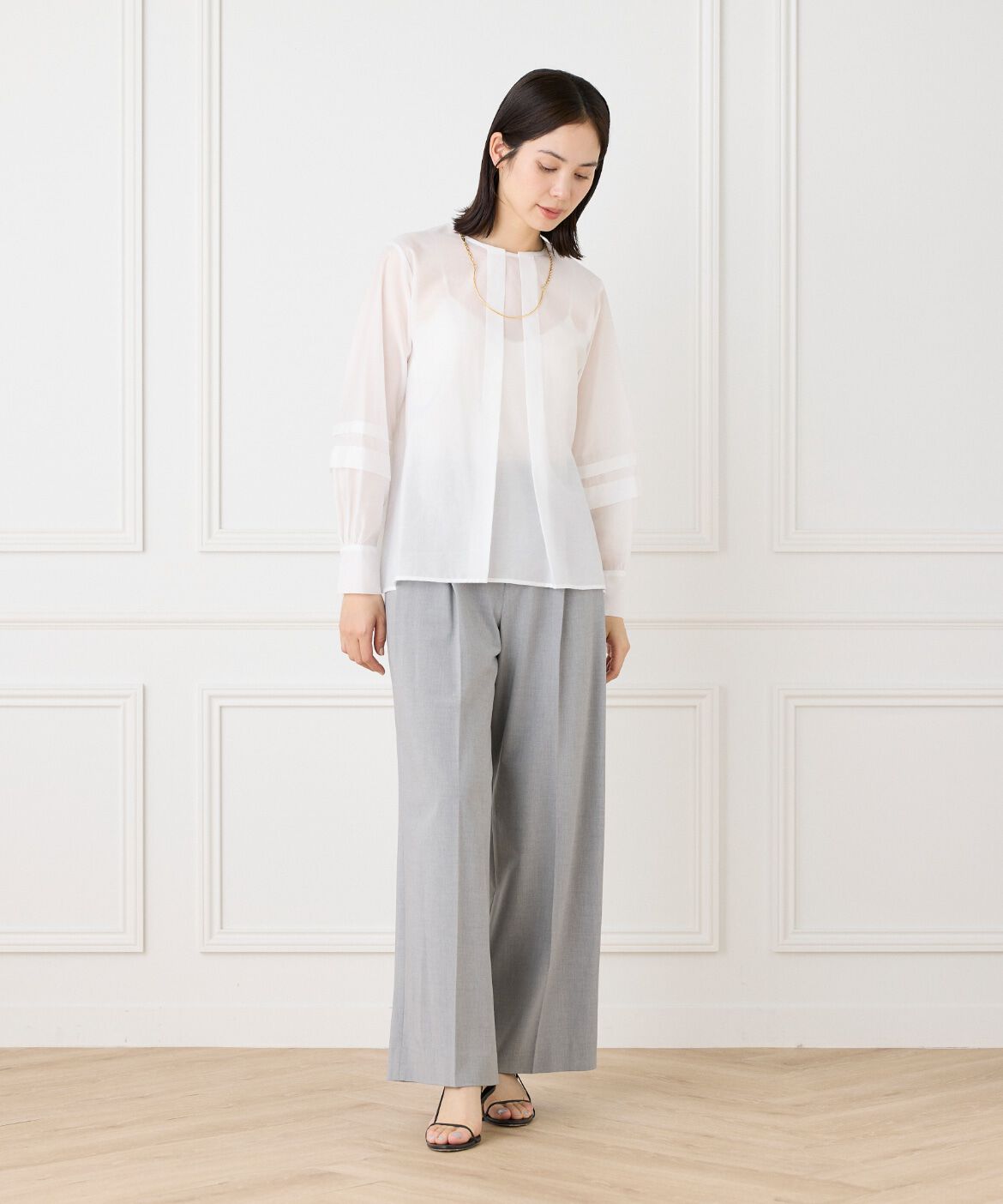 INED「《大きいサイズ》シャイニーローンタックブラウス」|シャツ・ブラウス|