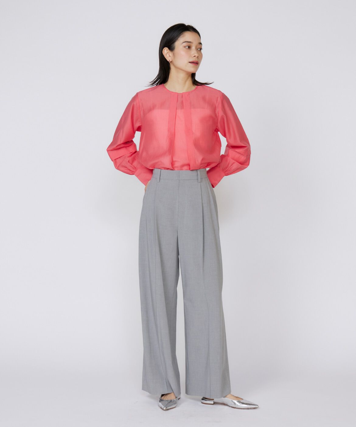 INED「《大きいサイズ》シャイニーローンタックブラウス」|シャツ・ブラウス|