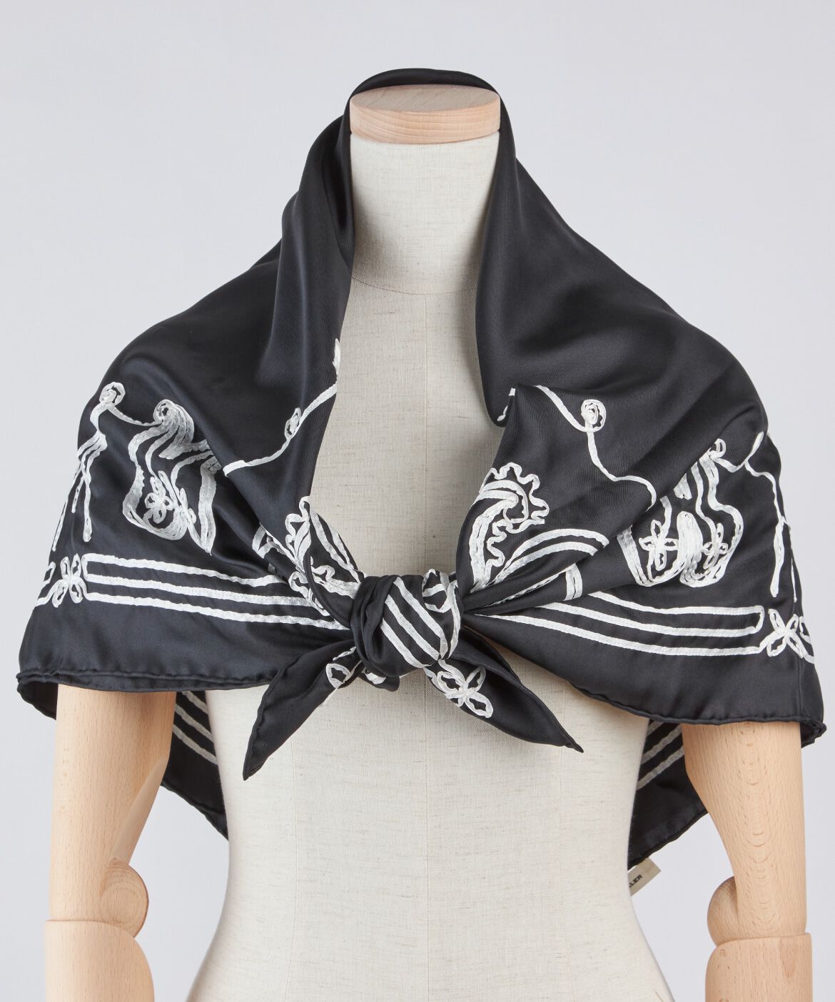 FAVORITE SUKINAMONO「テープエンブロイダリーバンダナスカーフ《ASAUCE MELER》」|ストール|