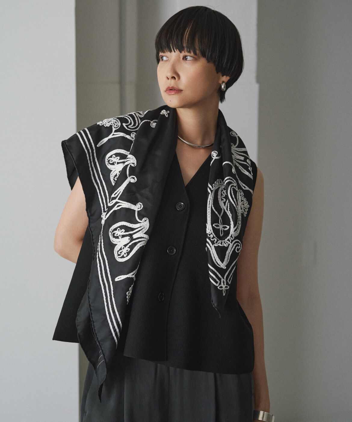 FAVORITE SUKINAMONO「テープエンブロイダリーバンダナスカーフ《ASAUCE MELER》」|ストール|