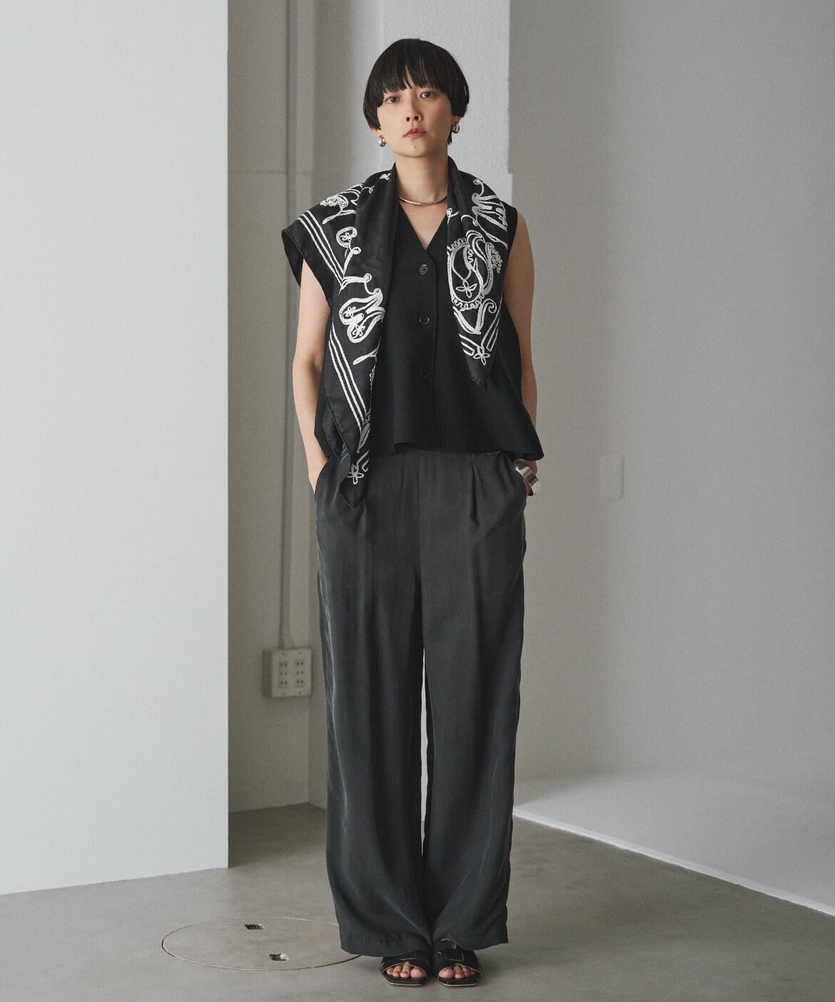 FAVORITE SUKINAMONO「テープエンブロイダリーバンダナスカーフ《ASAUCE MELER》」|ストール|