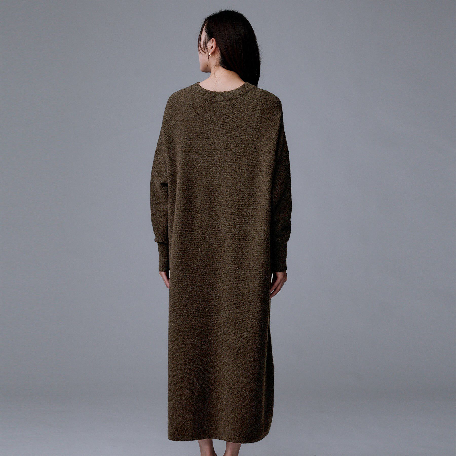 UNTITLED「【ロング丈/ゆったりシルエット】テントライン ニットワンピース」|ワンピース|