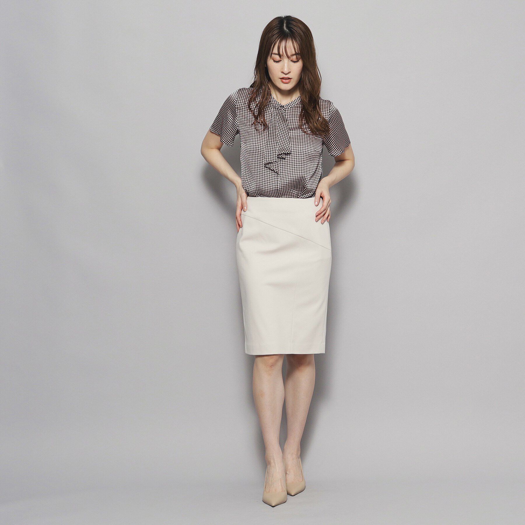 COUP DE CHANCE「【洗える／一枚着／ジャケットイン／通勤／幾何柄】女性らしいフリルデザインブラウス」|シャツ・ブラウス|