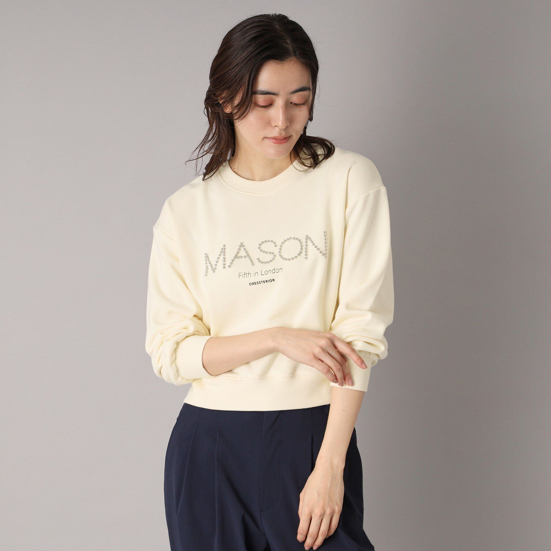 DRESSTERIOR「【洗える/ショート丈】メイソンスタッズロゴ裏毛プルオーバー」|パーカー|