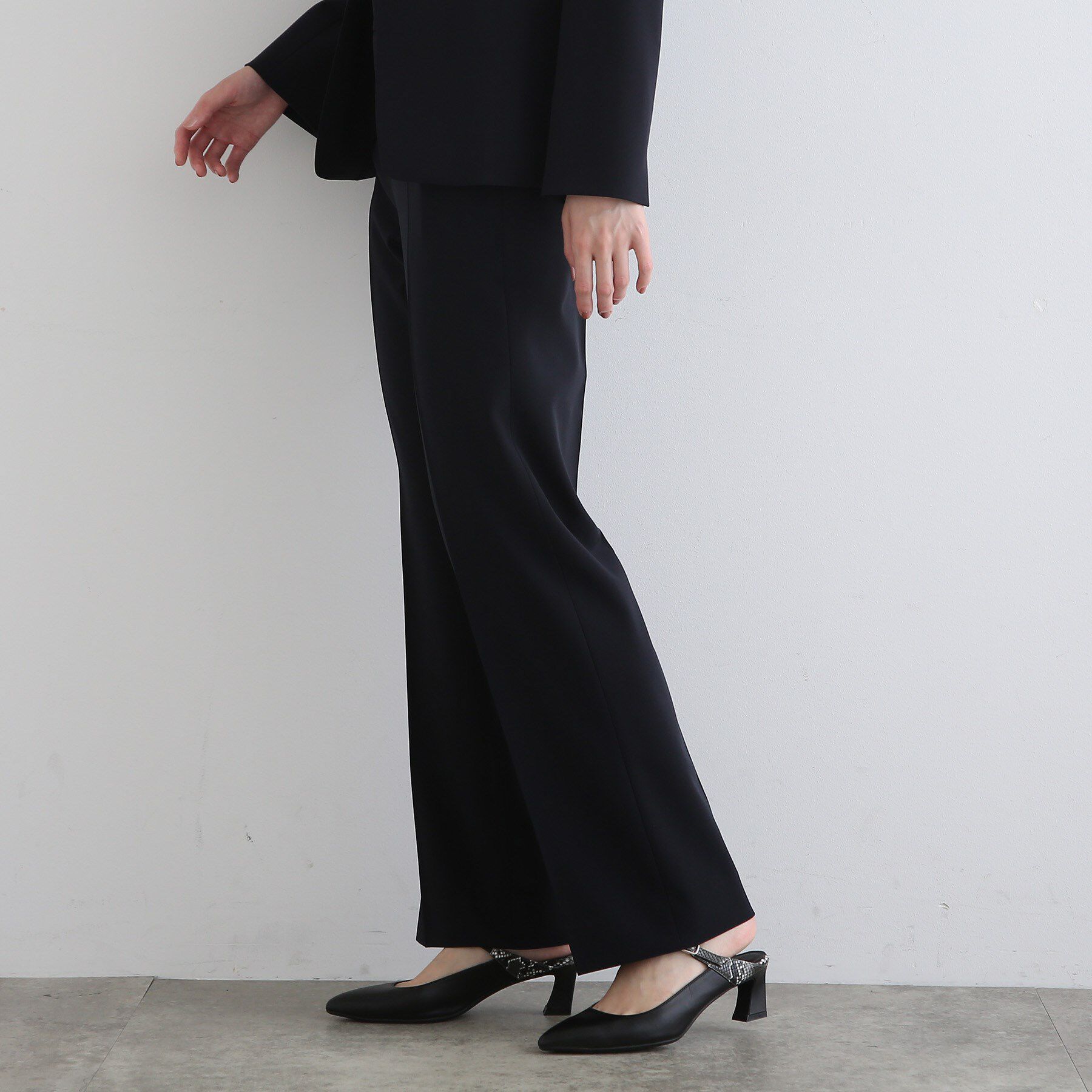 INDIVI「【洗える/日本製】ストレッチタックテーパードパンツ」|その他|