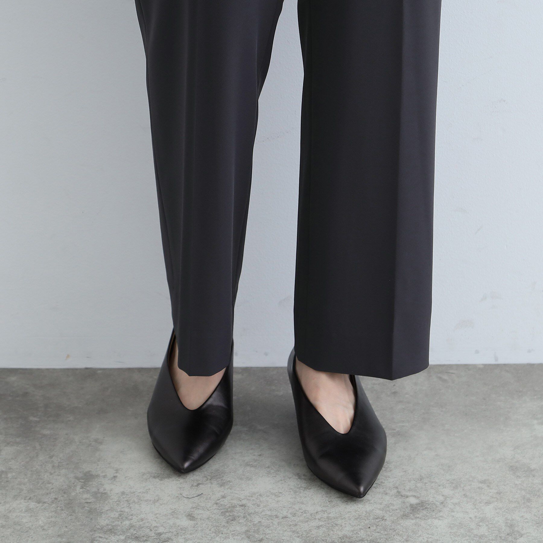 INDIVI「【洗える/日本製】ストレッチタックテーパードパンツ」|その他|