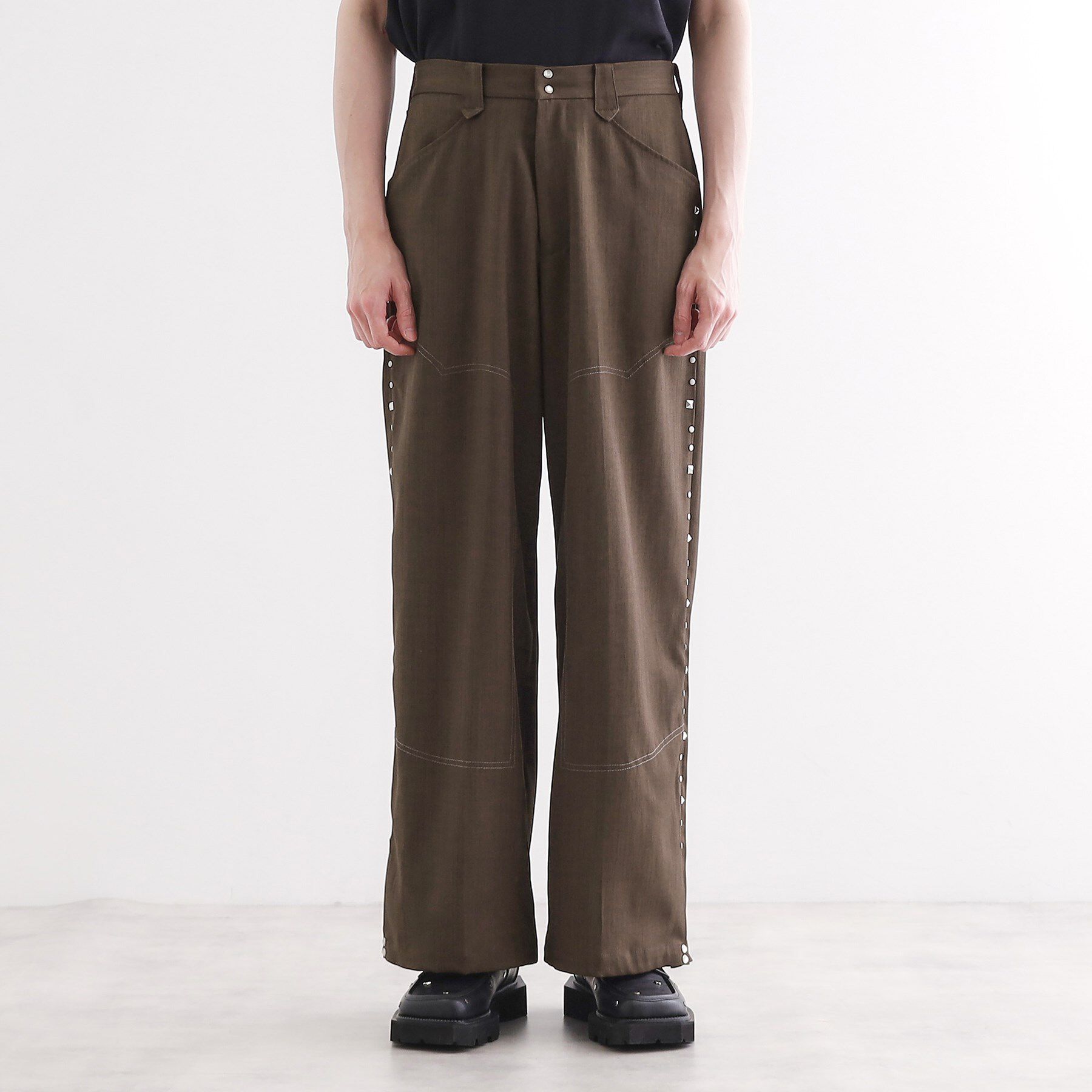 tk.TAKEO KIKUCHI「スタッズスラックス」|その他|