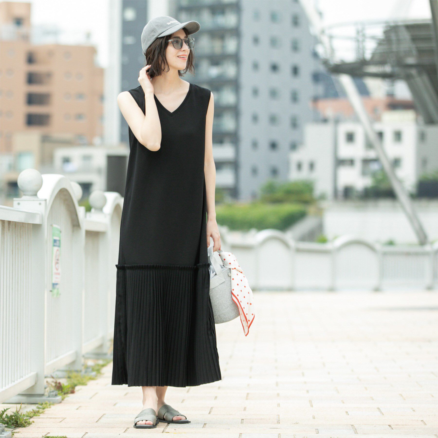 OPAQUE.CLIP「プリーツ切替ノースリーブワンピース【洗濯機洗い可】」|ワンピース|