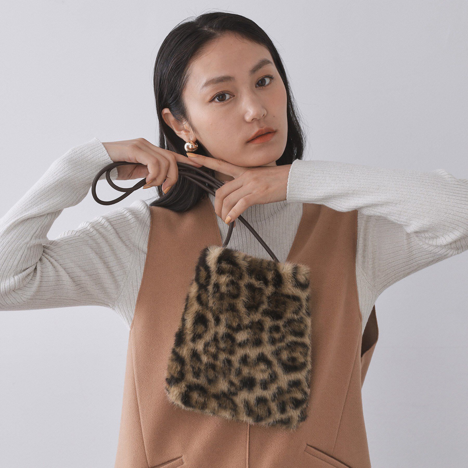 OPAQUE.CLIP「【11色展開】フェイクファースクエアミニポシェット」|ショルダー・メッセンジャー|ブラウン(143)