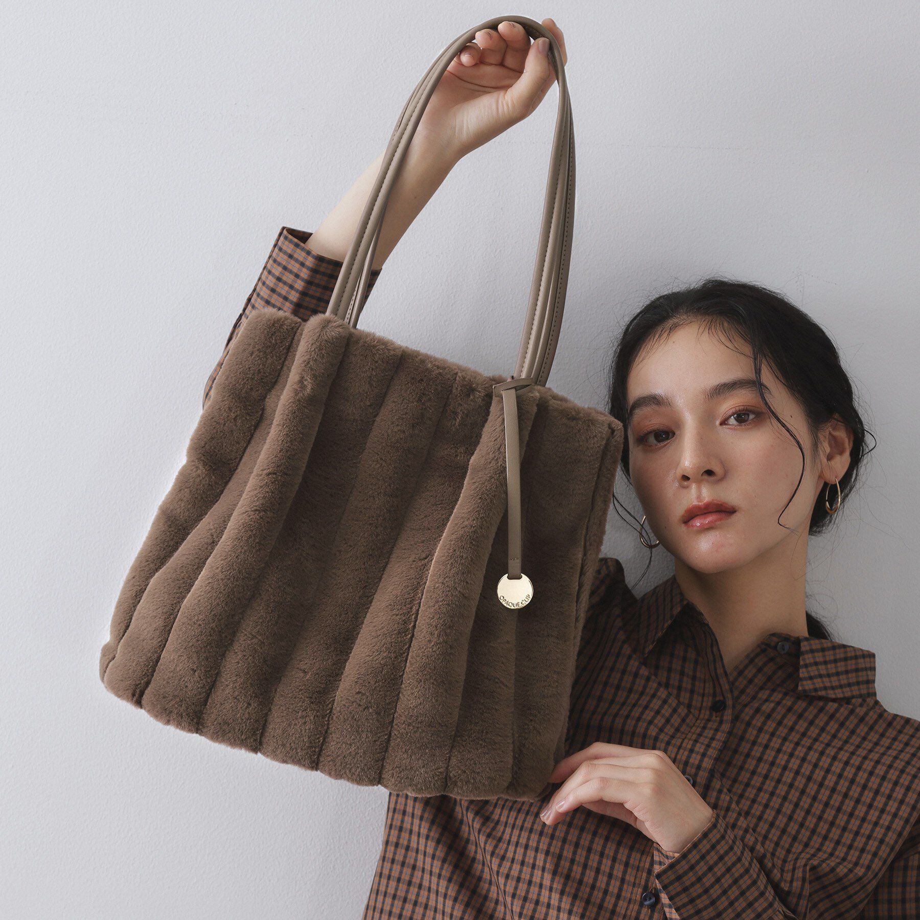 OPAQUE.CLIP「【A4サイズ対応／マチ付き】ストライプフェイクファートートバッグ」|トートバッグ|モカブラウン(842