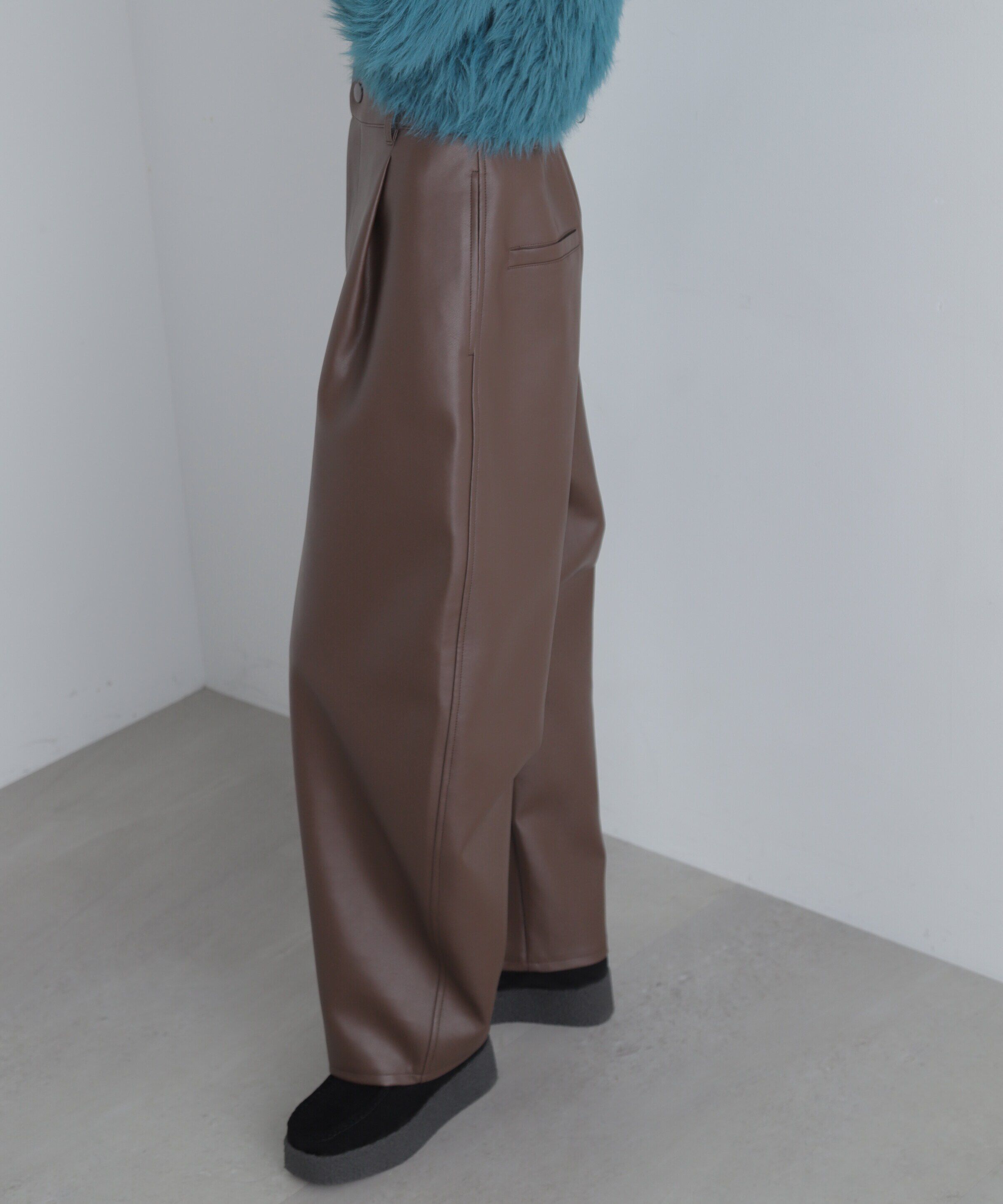  「合皮タックカーヴィーパンツ」|その他|