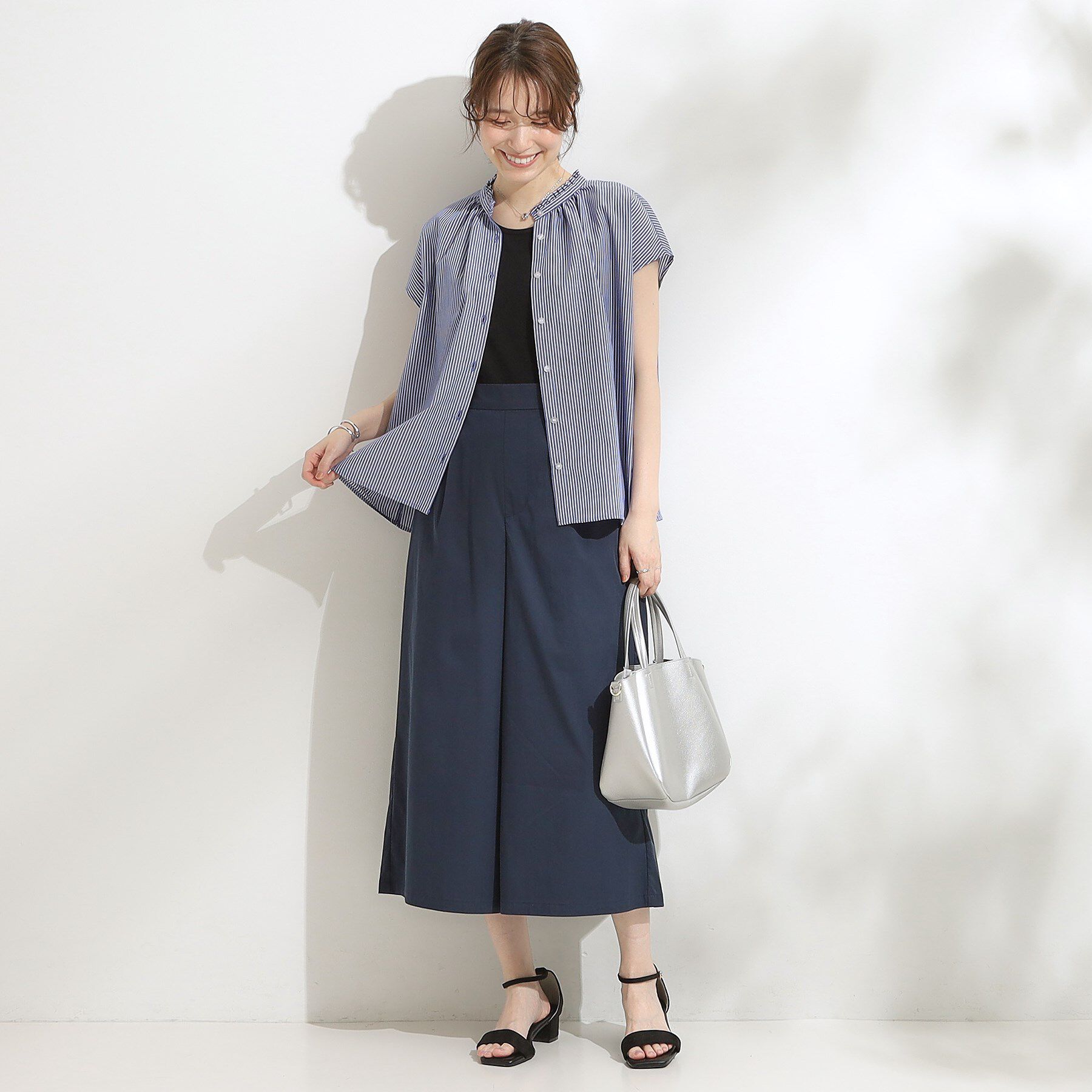 SHOO･LA･RUE「【洗える/S-LL】プチフリル襟が女性らしい フレンチスリーブシャツ」|シャツ・ブラウス|