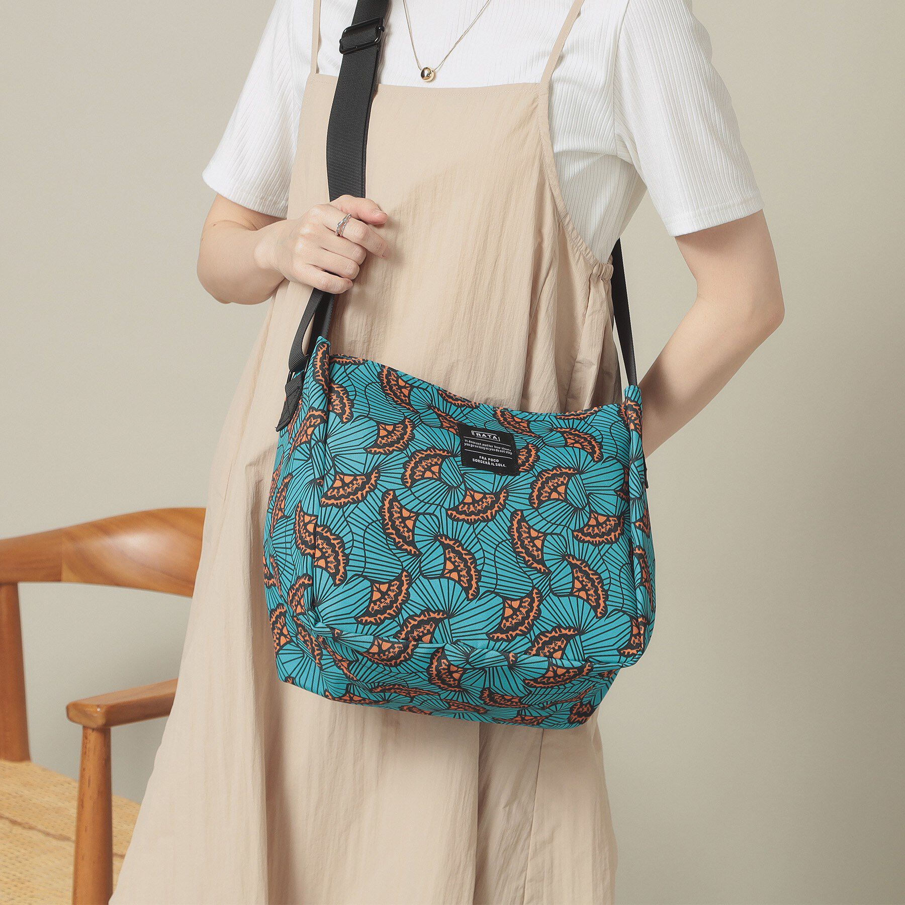 ITS&rsquo;DEMO「【A4対応】ラタ折り畳みショルダー」|ショルダー・メッセンジャー|ブルー(192)