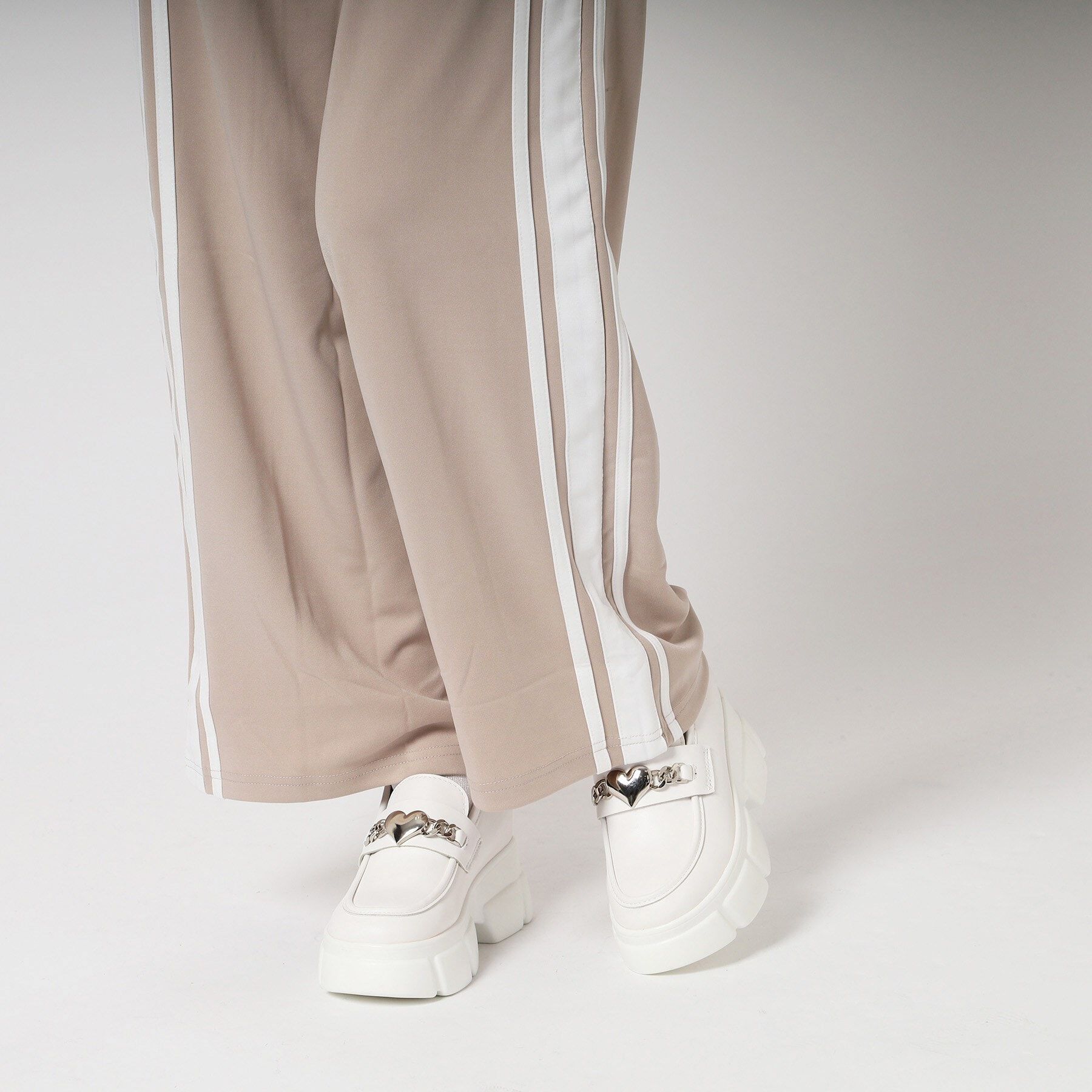 csT&P「厚底ハートチャーム付きローファーパンプス」|パンプス|