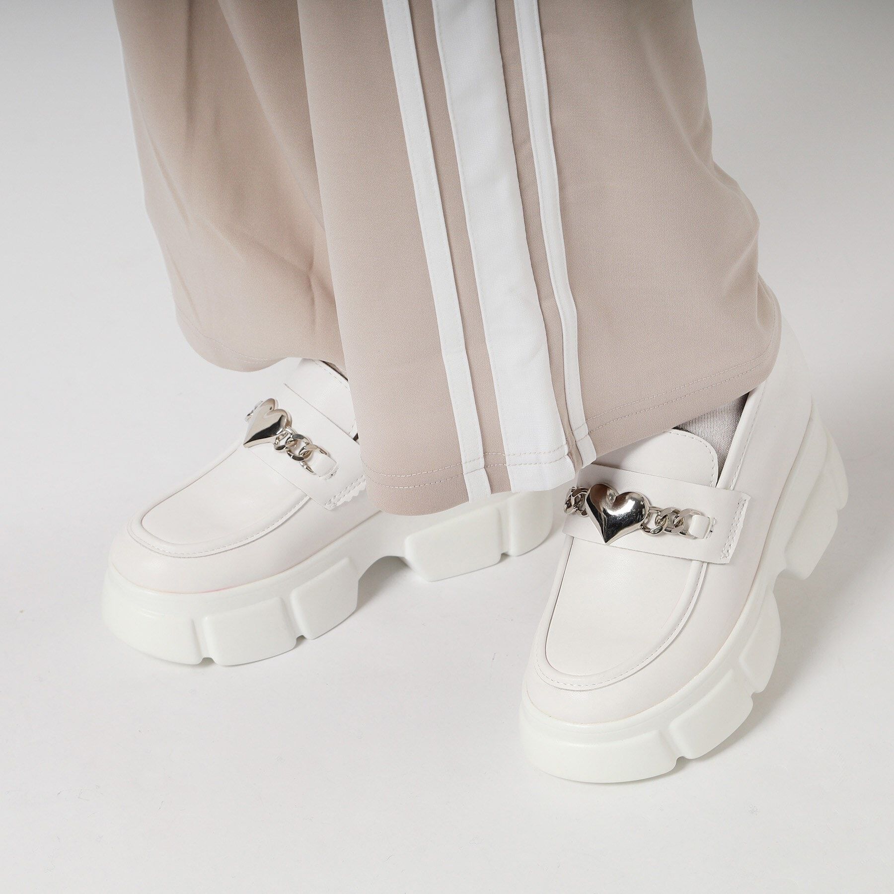 csT&P「厚底ハートチャーム付きローファーパンプス」|パンプス|