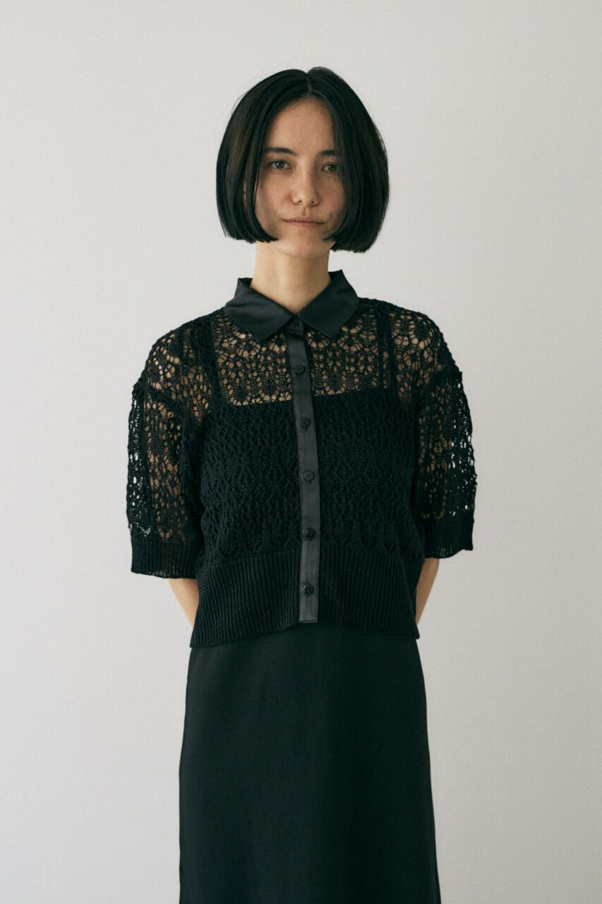 MOUSSY「吸湿､速乾性のある麻を使用したﾚｰｽ編みﾆｯﾄ 襟と前立てをｻﾃﾝで」|シャツ・ブラウス|BLK