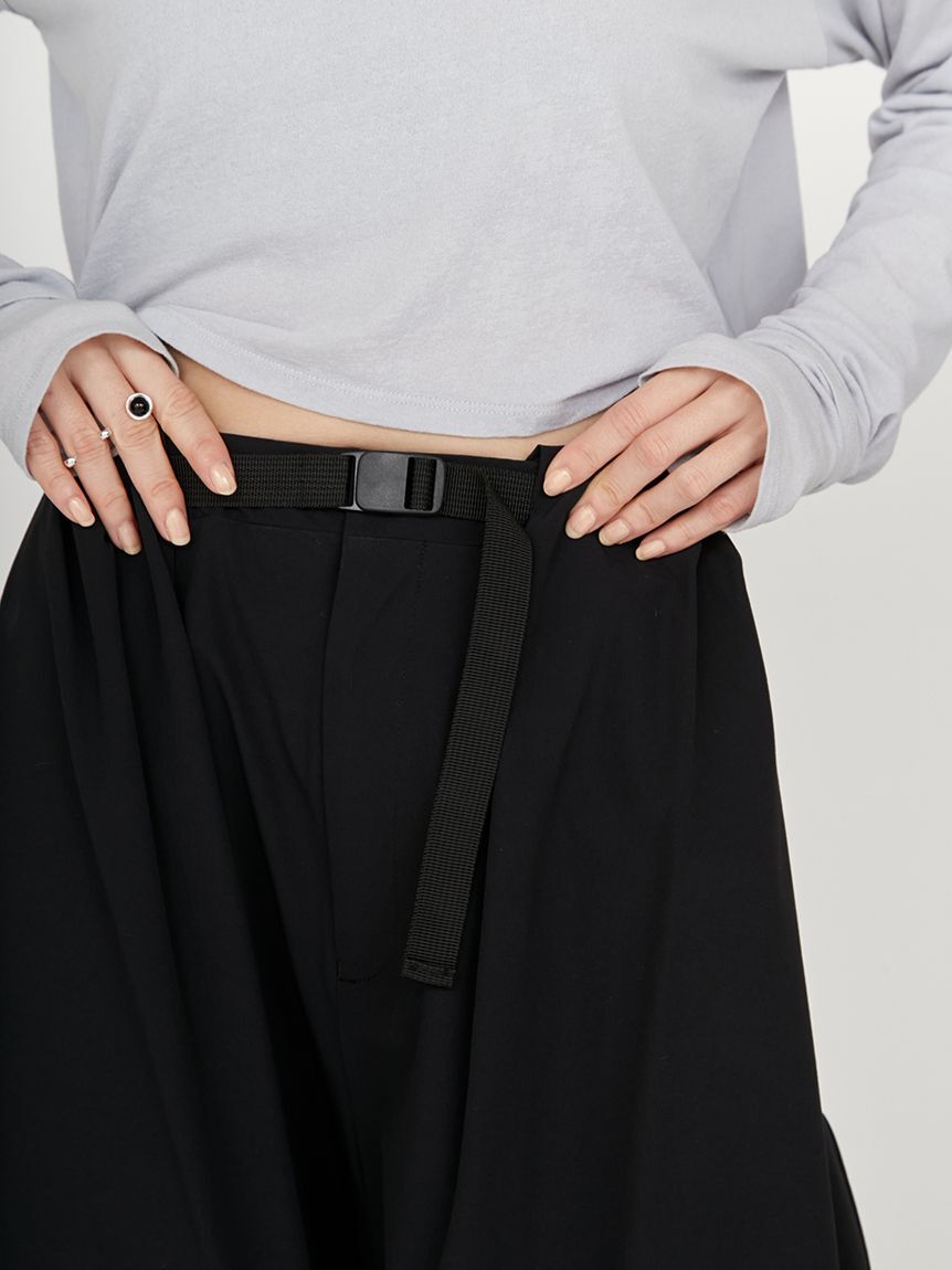 emmi atelier「パラシュートパンツ」|チノ|