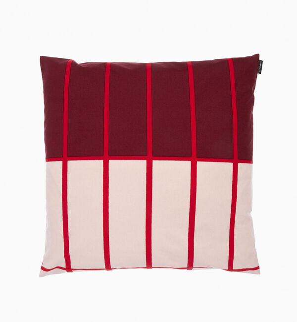 Marimekko「Tiiliskivi クッションカバー 50X50cm」|クッション・クッションカバー|ダークレッド&times;レッド