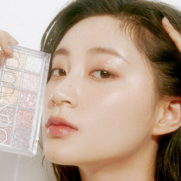  「rom&nd ベターザンパレット 00 ライト＆グリッターガーデン」|アイシャドウ|