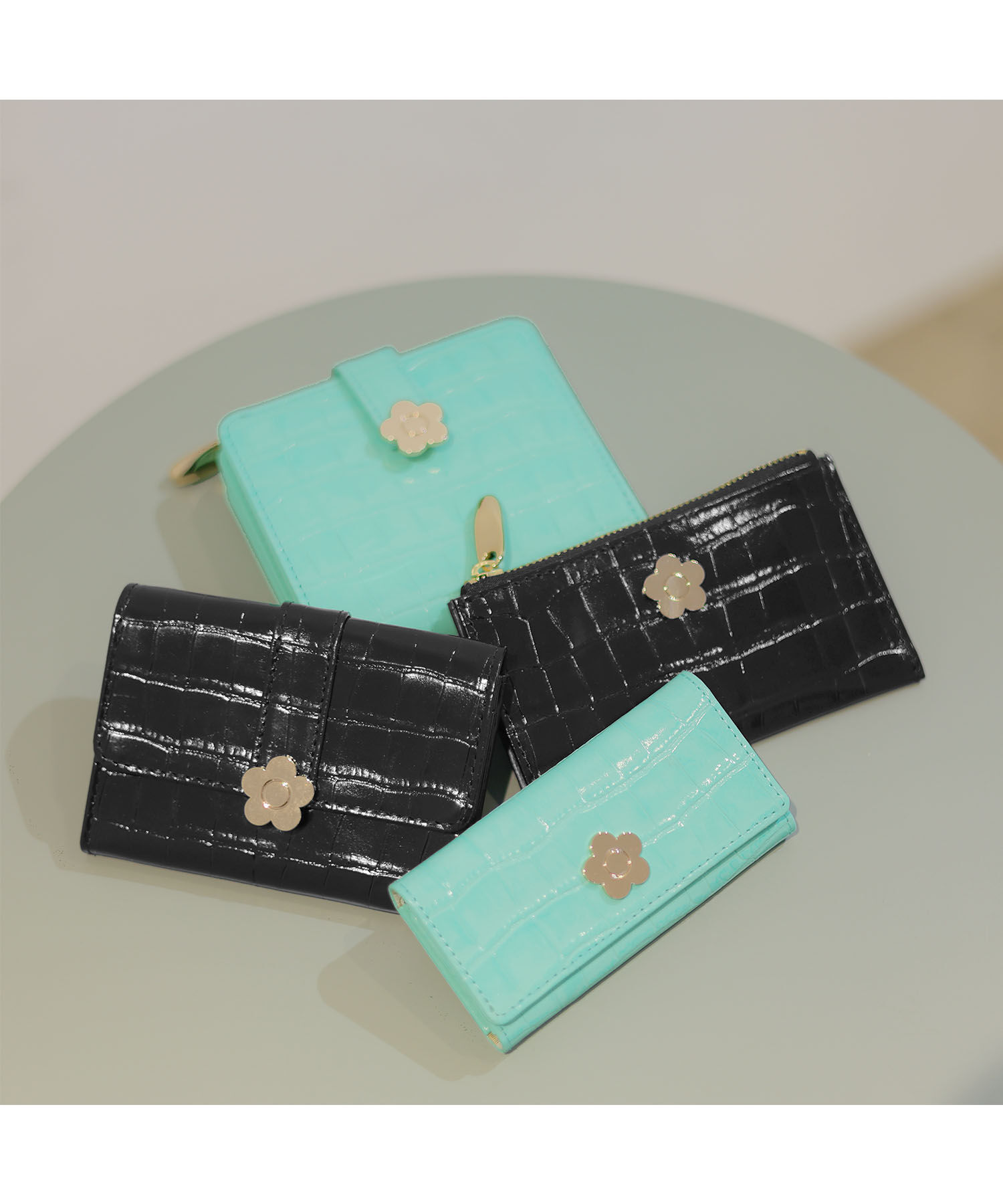 MARY QUANT「クロコエンボス フラグメントケース」|財布|