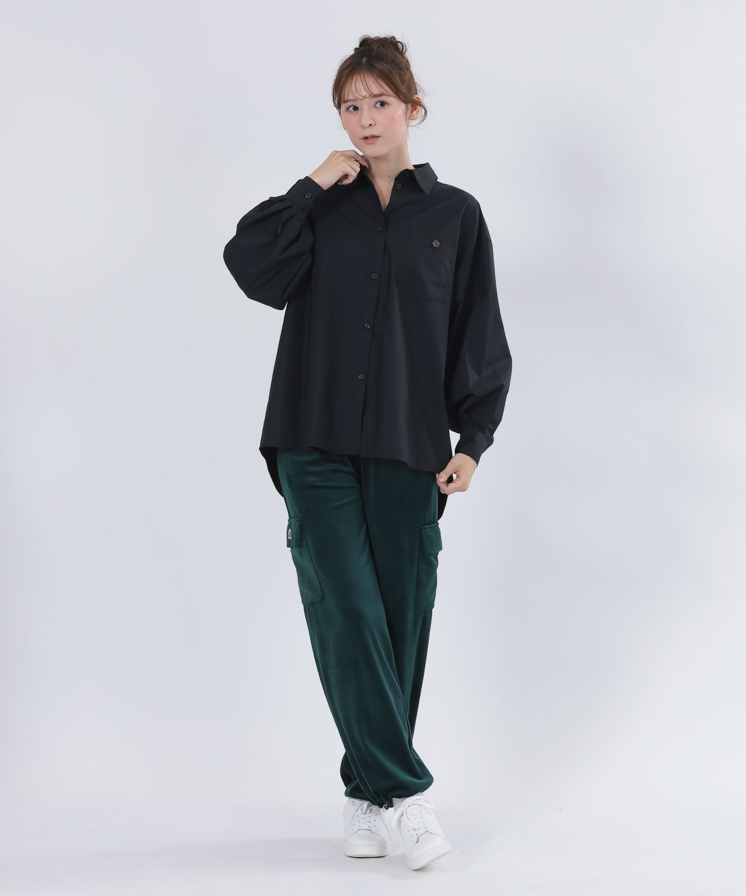 MARY QUANT「バックロゴシャツ ブラウス」|カーディガン|