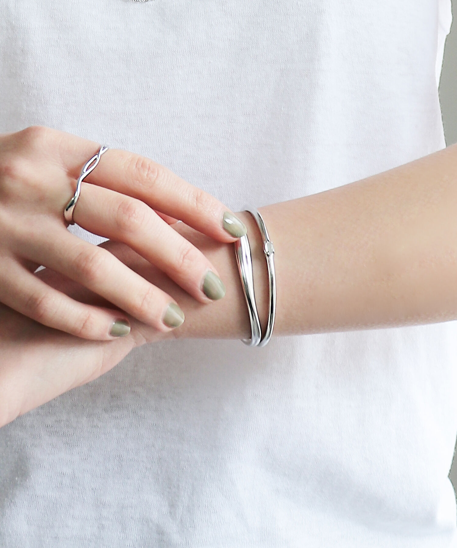  「silver925 ムーンストーン バングル (ニッケルフリー)」|ブレスレット・バングル|