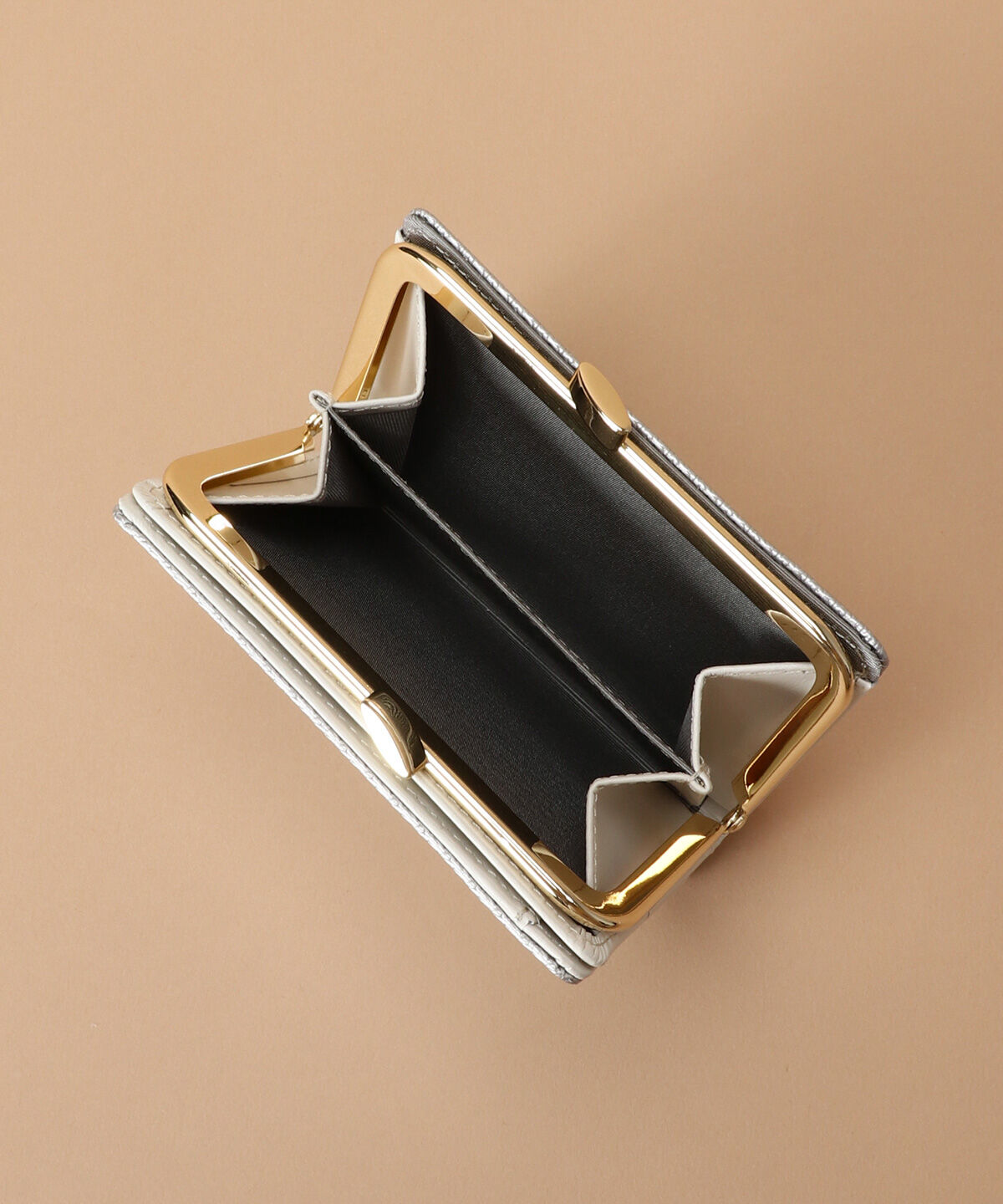 Samantha Thavasa「レース調型押し口金折財布」|財布|