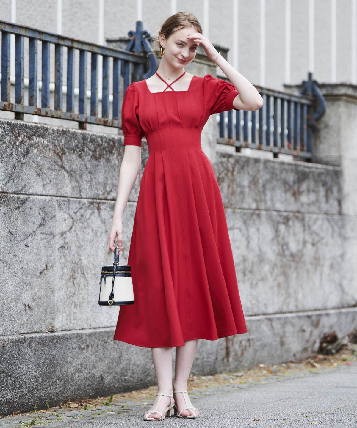 アンドクチュール「ウエストタックホルターリボン半袖ワンピース」|ワンピース|