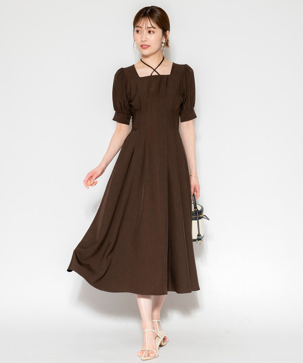 アンドクチュール「ウエストタックホルターリボン半袖ワンピース」|ワンピース|