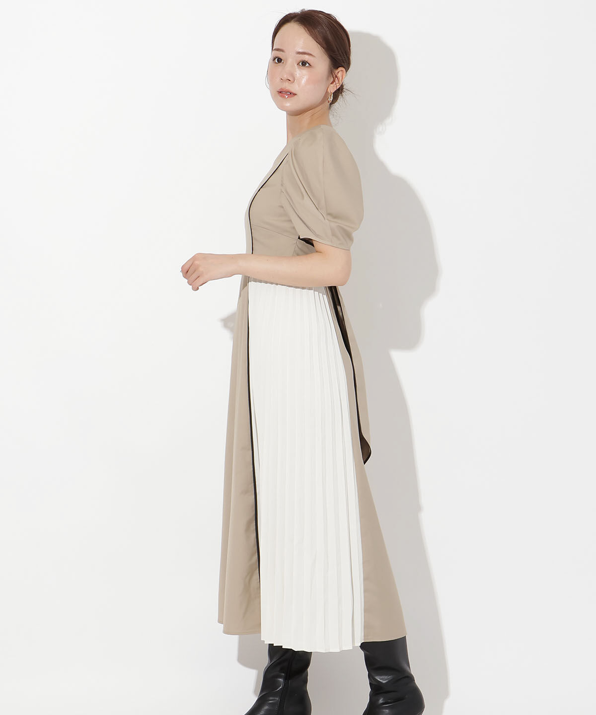 アンドクチュール「配色パイピングVネックワンピース」|ワンピース|