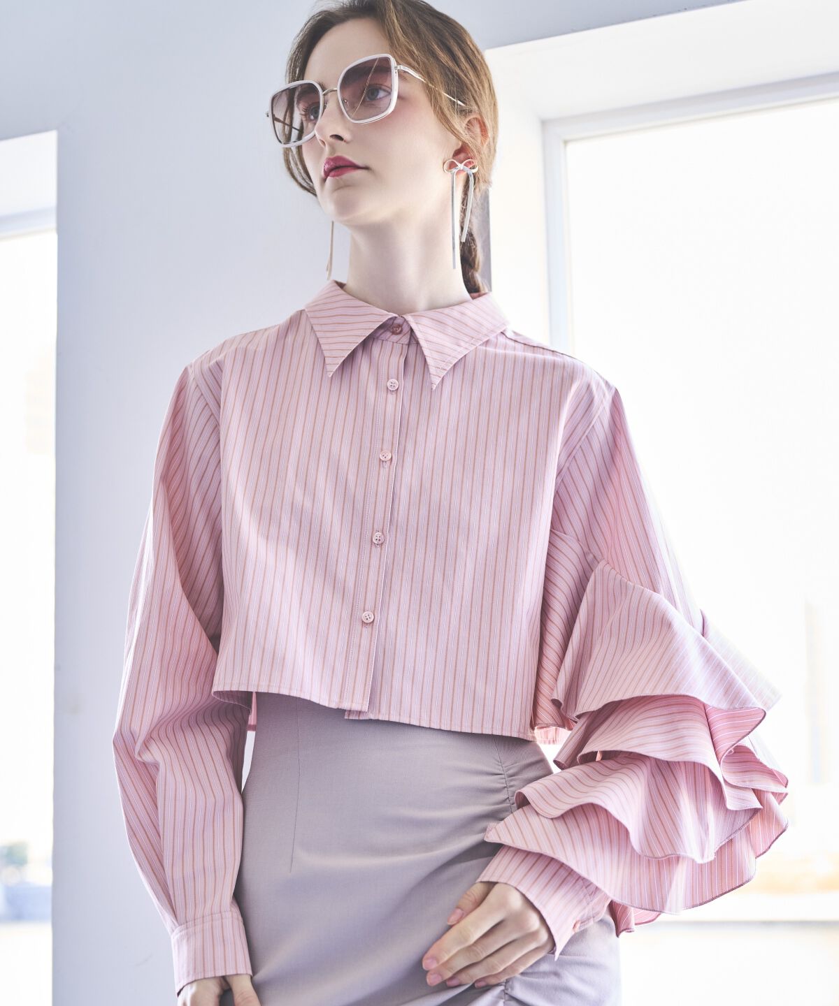 アンドクチュール「ストライプアシメフリルクロップドシャツ」|シャツ・ブラウス|red/borderｽﾄﾗｲﾌﾟ