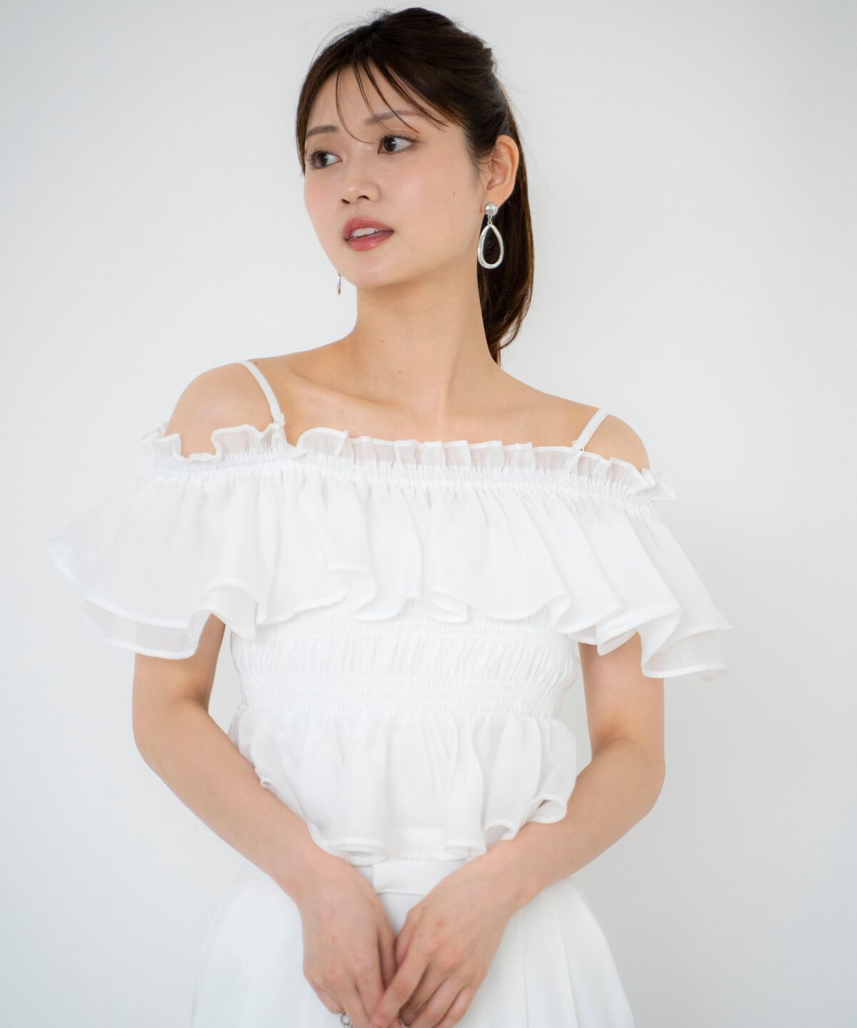 アンドクチュール「エアリーティアードオフショルブラウス」|シャツ・ブラウス|オフ