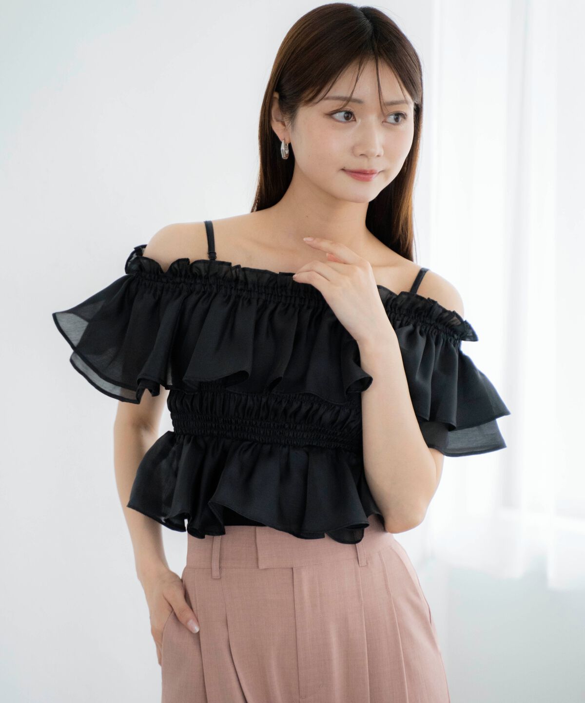 アンドクチュール「エアリーティアードオフショルブラウス」|シャツ・ブラウス|