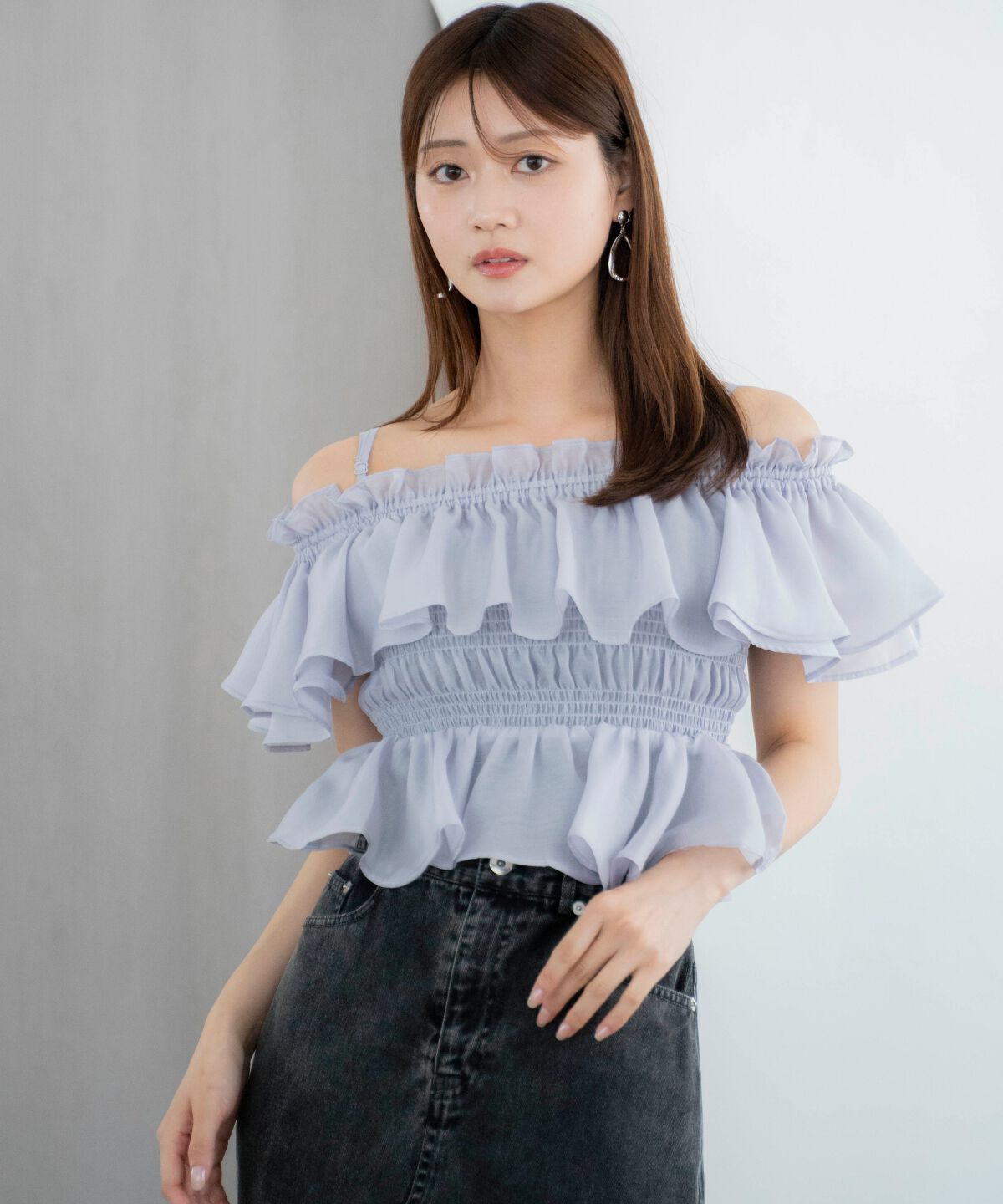 アンドクチュール「エアリーティアードオフショルブラウス」|シャツ・ブラウス|