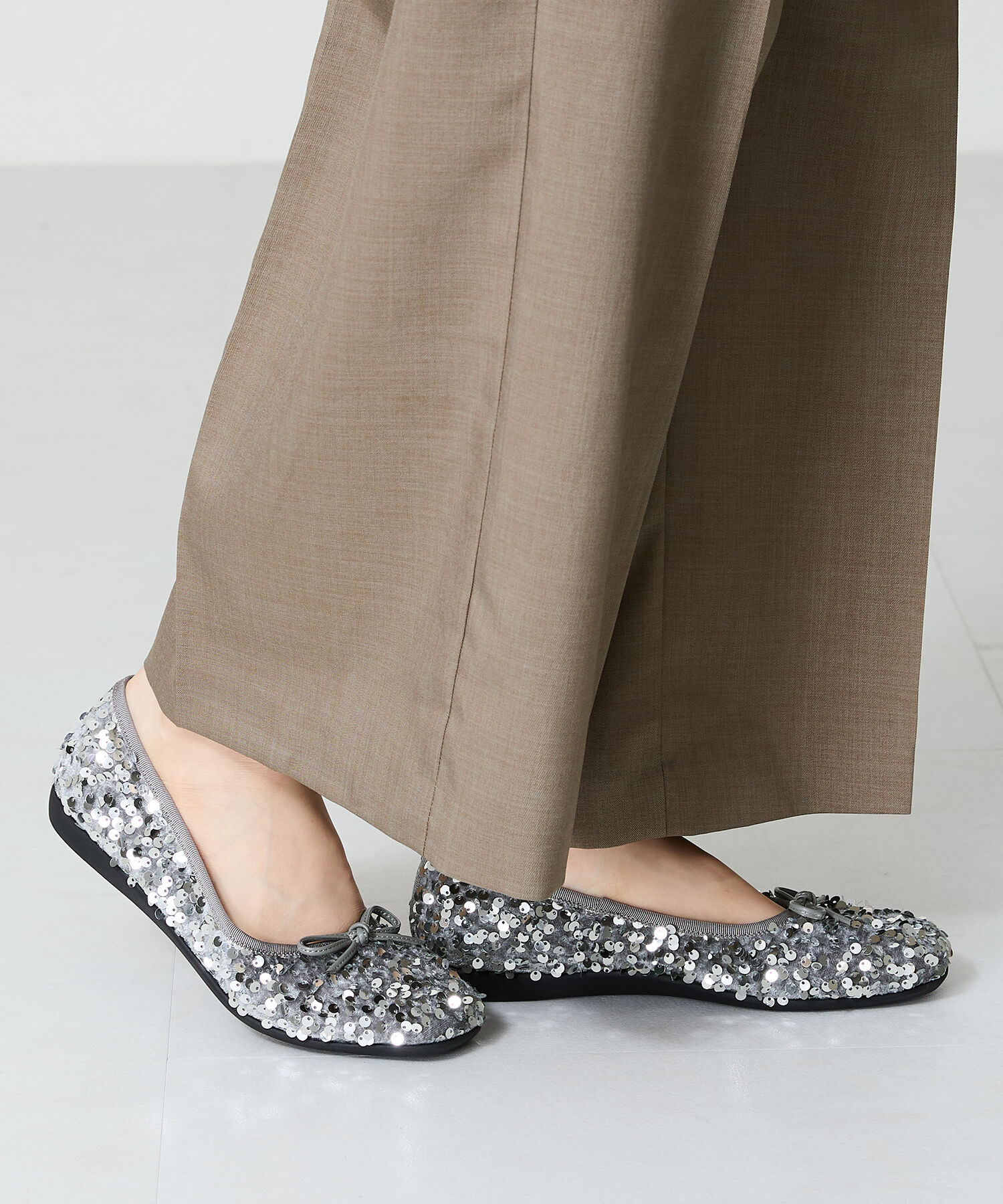 ORiental TRaffic「【跳べるパンプス/シリーズ累計１５０万足突破】スパンコール スクエアトゥ バレエシューズ R-3216」|パンプス|