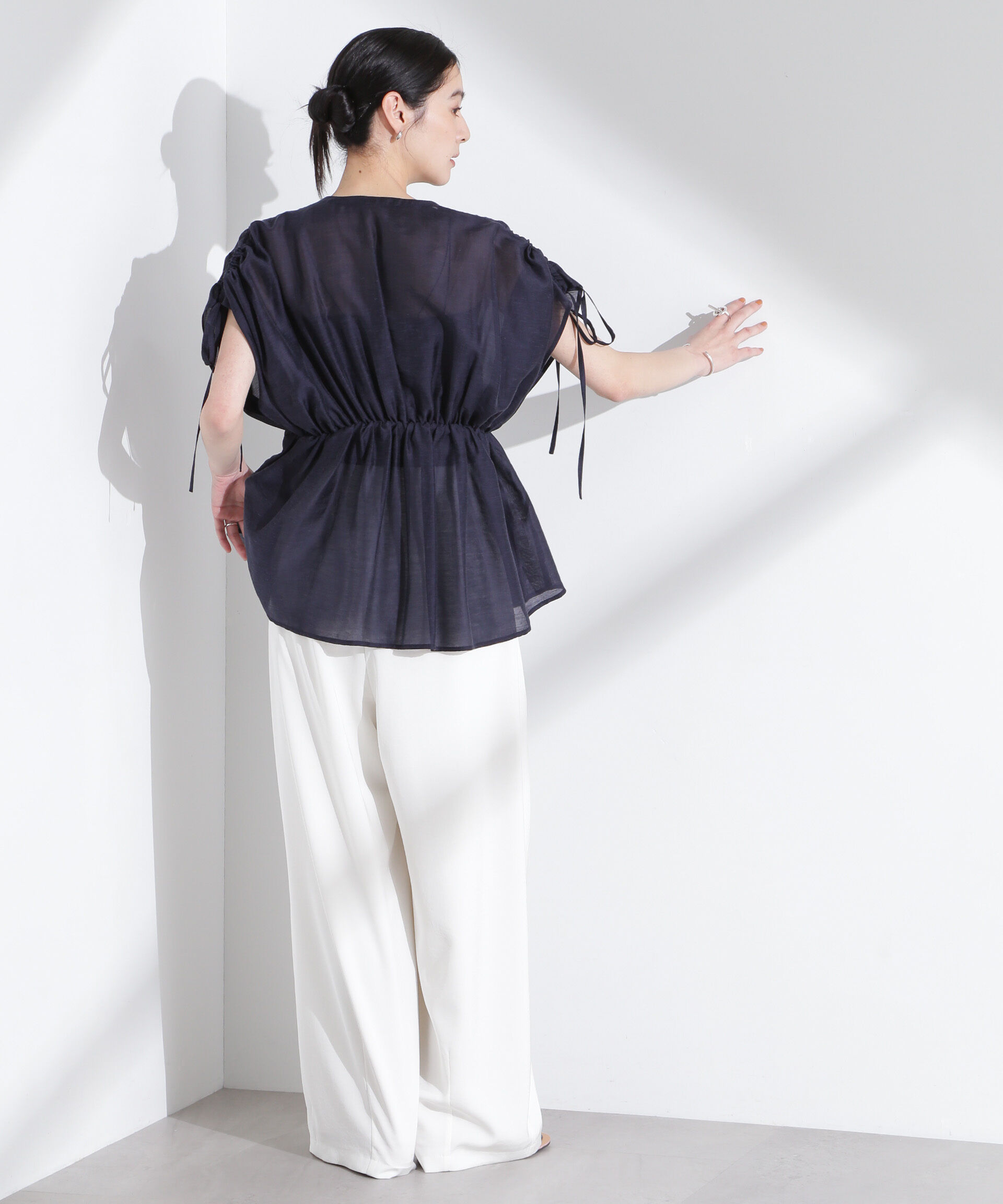 nano･universe「リネン混シアーギャザージップブラウス」|シャツ・ブラウス|