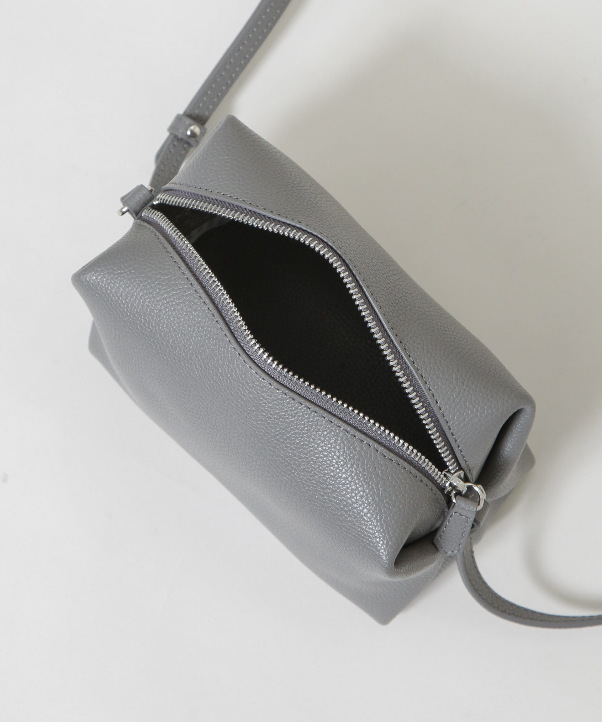 nano･universe「YAHKI/SHRINK SOFT W FACE ショルダーバッグ」|ショルダー・メッセンジャー|