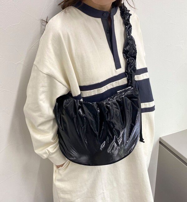 fredy emue「ソフトパテッドシャーリングショルダーバッグ」|ショルダー・メッセンジャー|