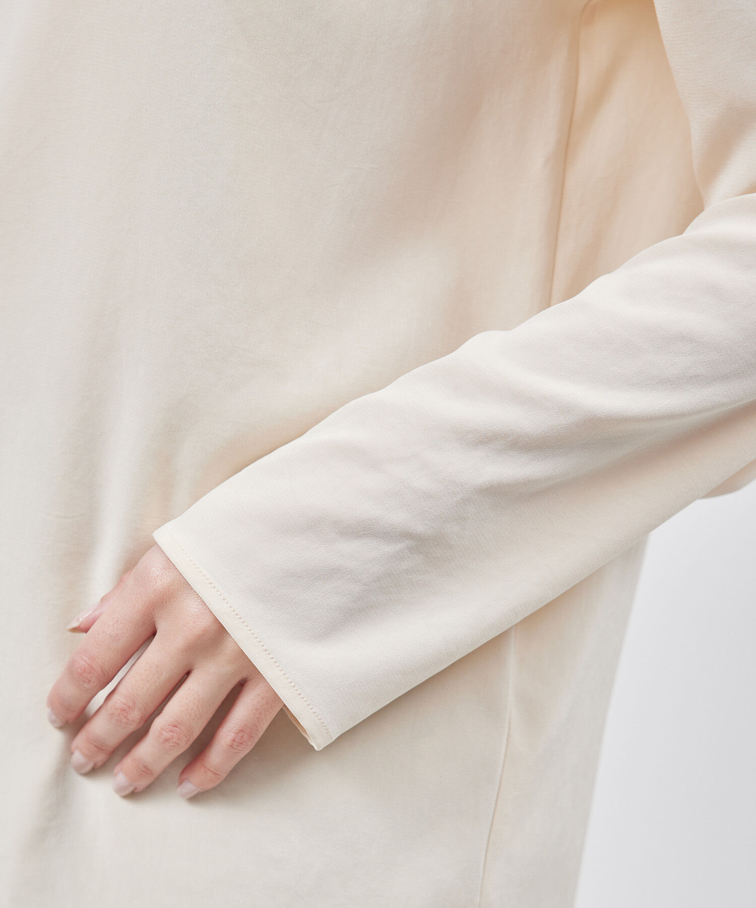 ROPE「シルクライクサテン長袖Tシャツ」|Tシャツ・カットソー|