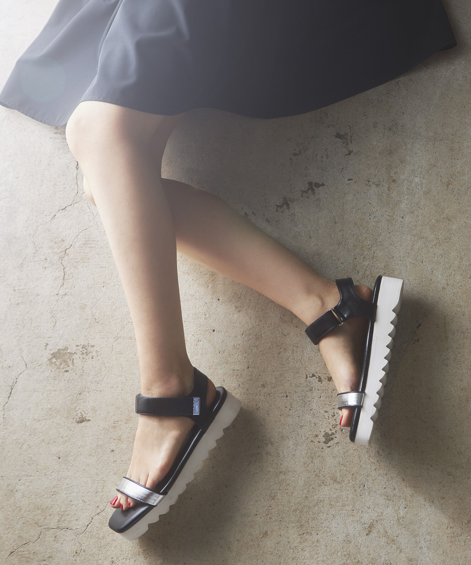 Juze「軽量スクエアトゥ厚底サンダル」|サンダル|