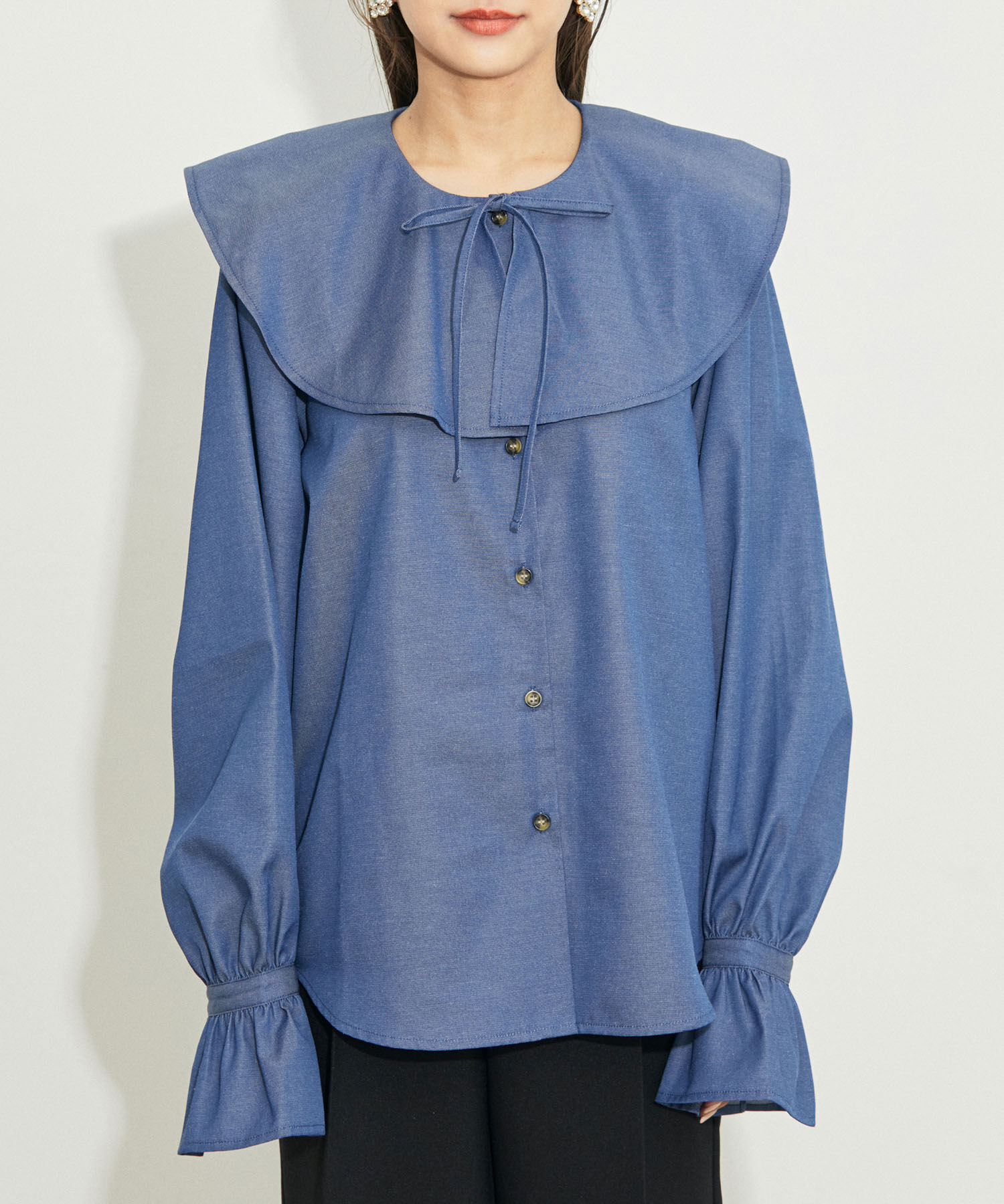 vis-a-vis「【WEB限定】キャンディスリーブシャンブレーフリルカラーブラウス」|シャツ・ブラウス|